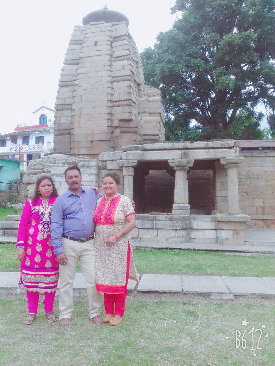 Prerna98765's tweet photo. @clubmahindra These Are The Pics Of Me & My Family with whom I spend my holidays At Visiting Temple At #Uttrakhand & At #NationalScienceMuseum
Love #MyFamily Alot❤❤❤ https://t.co/8thRGWtbZH