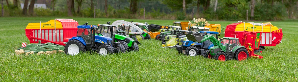 Boeren weten als geen ander hoe belangrijk het is om te investeren in de volgende generatie. Daarom organiseert <a href="/BoerenvanNL/">Boeren van Nederland</a> de actie #DoneerJeTrekkertje. Agrifirm ondersteunt dit sympathieke initiatief van harte 👍#trotsopdeboer #BetterTogether   agrifirm.nl/cooperatie/tro…