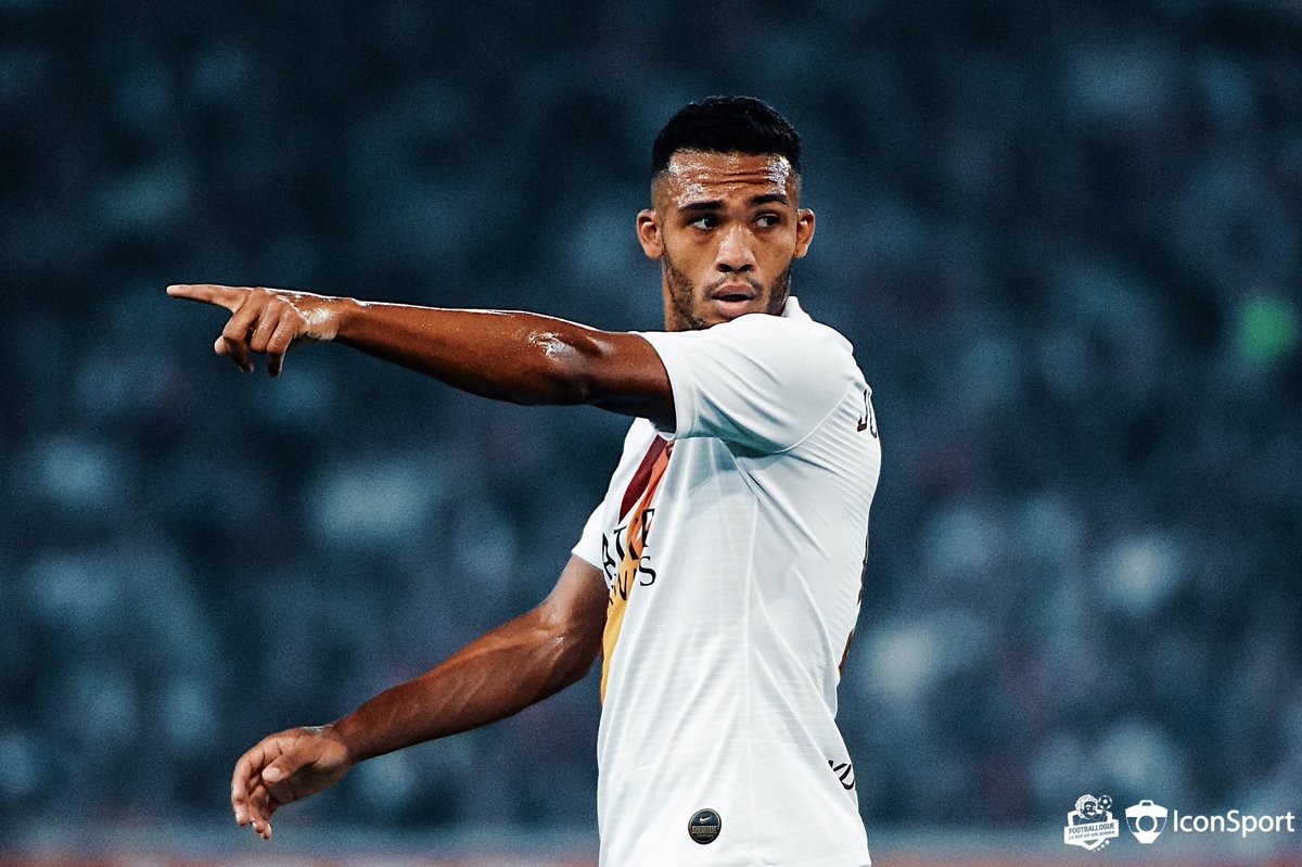 Footballogue's tweet photo. [#NoToRacism] L’AS Roma a suspendu à vie un « supporter » qui a eu des propos racistes à l’encontre de Juan Jesus🇧🇷 sur Instagram. https://t.co/ula3j5ghdb