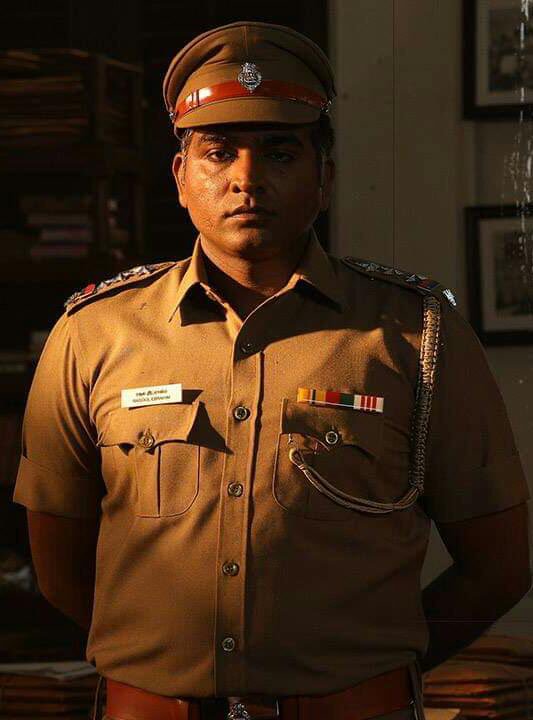 VaisakhsVs's tweet photo. Let's Celebrate 💥
#1YearOfChekkaChivanthVaanam 💙
🔄 #1YrOfCCVRasool 🔥
#MakkalSelvan #VijaySethupathi as Inspector #Rasoolibrahim
Follow :- @Vaisakh38010166
@VijaySethuOffl @LycaProductions @MadrasTalkies_
#1YrOfCCVRasool https://t.co/gwwOAbbRpc