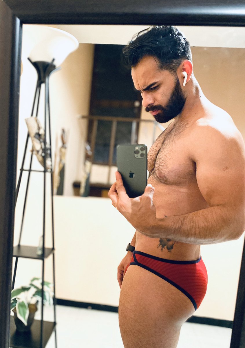 GeorgeGlezzGG's tweet photo. Feliz con juguete #new #iphone11promax ❤️😍🐺🦁🇲🇽

Lo amé!

#apple #applewatch #applefanboy #goals #iphone11 #underwear #goals #armsworkout #victoriousunderwear #zacatecas #mexico #fitness #fitnessmotivation #fit #mexico #tecnologia #georgeglezz #GGMen #airpods https://t.co/TXSEzT9N1h