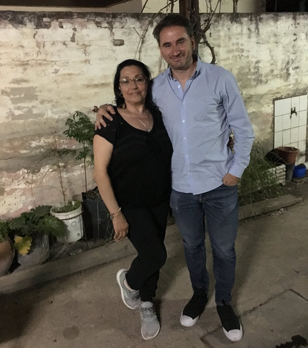 JJuaneda's tweet photo. ¡Cerro Norte está mucho mejor! En tiempos difíciles, aquí asfaltamos 64 cuadras que antes eran de tierra! Compartimos esta noche,  escuchándonos con la Comisión del Centro Vecinal. #AcáEstamos https://t.co/JobOi5u4MM
