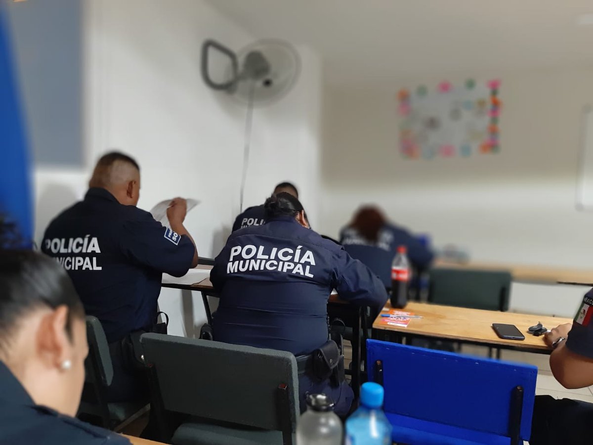 CanacoQro's tweet photo. En la evaluación #Prepol2019 en los municipios de la zona serrana, en esta ocasión visitamos #JalpandeSerra, en donde se aplico la evaluación bajo la supervisión del Coordinador #Prepol #MarioAguilar, #SheylaVelázquez y #CinthiaRamirez. @SSPMQueretaro https://t.co/nXvAoDgqDR