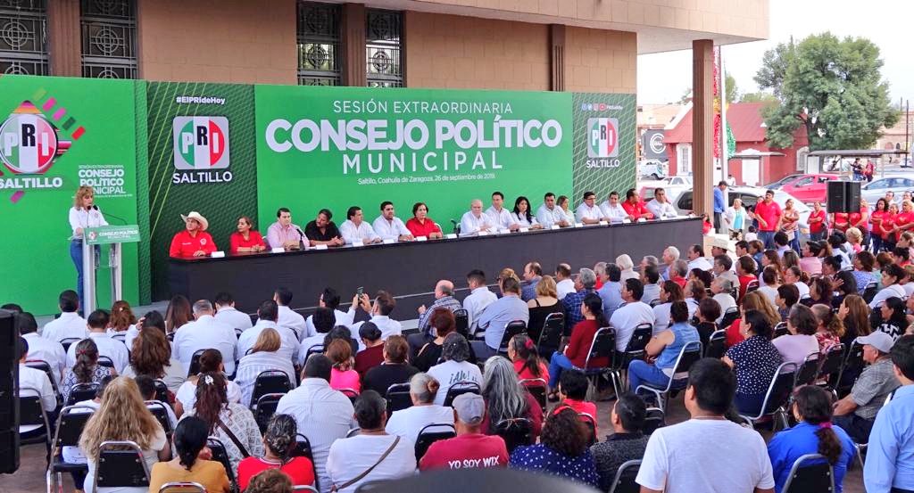 PRIMX_Saltillo's tweet photo. Hoy en el Consejo Político Municipal @PRISaltillo , los priistas reafirmamos nuestro compromiso y lealtad a los principios que nos unen. @luciaazucena
#PRIMxSaltillo presente @IreneHdzMorelos @Orlando_Naun
@PRI_Nacional @alitomorenoc @caroviggiano https://t.co/lQAZCnuwbY