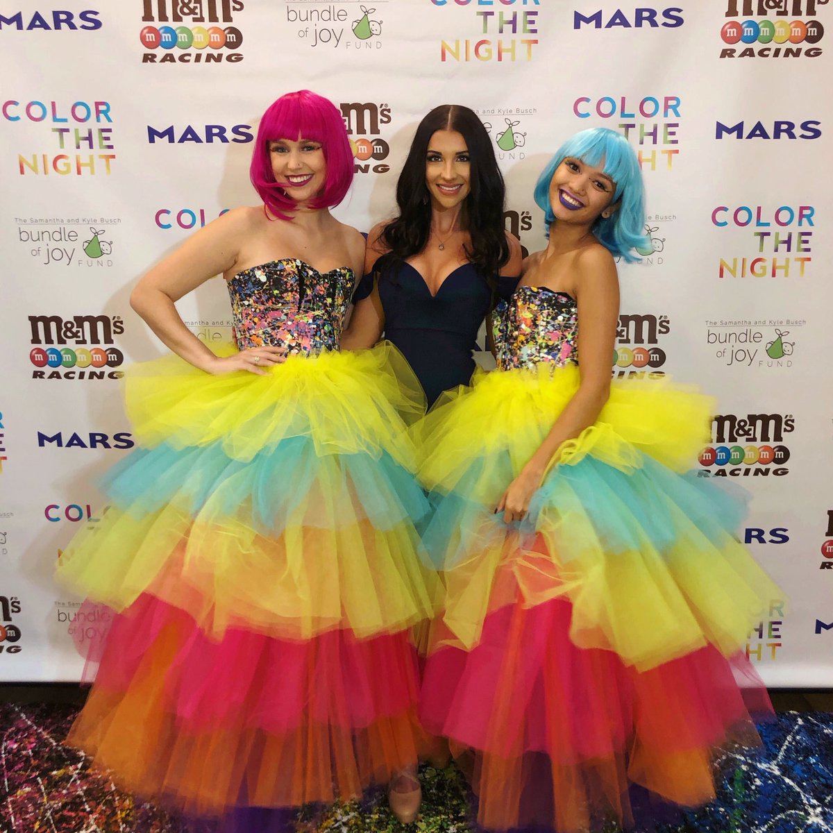 amberbalcaen10's tweet photo. What an amazing event tonight that @SamanthaBusch & @KyleBusch put on for their @bundleofjoyfund
To see the impact they have on others lives is so inspiring. ๐ #colorthenight https://t.co/QrF6cOGRkP