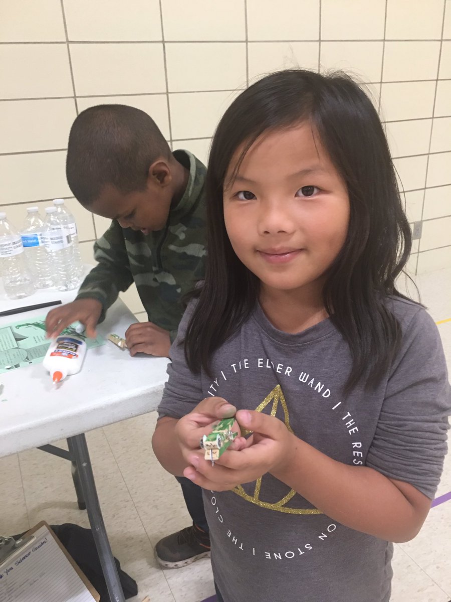 Science Safari this evening. Reptiles from RAD Zoo, and robots from Crimson Robotics. Thank you Boston Scientific!  <a href="/Crimson2526/">Crimson Robotics</a> <a href="/bostonsci/">Boston Scientific</a> <a href="/PalmerLakeElem/">Palmer Lake Elementary</a> #togetherwewill