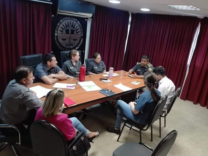 subsepartcomyg's tweet photo. Desde @SeguridadChaco el equipo  #HazTuParte mantuvo reunión con el Crio. Gral. Subdirector Sandoval del SPP y con su equipo interdisciplinario para coordinar talleres sobre Adicciones destinado a personas privadas de su libertad. 
@ChacoGobierno
@domingopeppo 
@FantinNestor https://t.co/HYKtl2lxwy