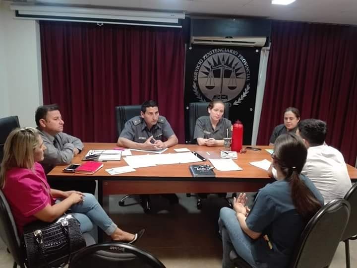 subsepartcomyg's tweet photo. Desde @SeguridadChaco el equipo  #HazTuParte mantuvo reunión con el Crio. Gral. Subdirector Sandoval del SPP y con su equipo interdisciplinario para coordinar talleres sobre Adicciones destinado a personas privadas de su libertad. 
@ChacoGobierno
@domingopeppo 
@FantinNestor https://t.co/HYKtl2lxwy