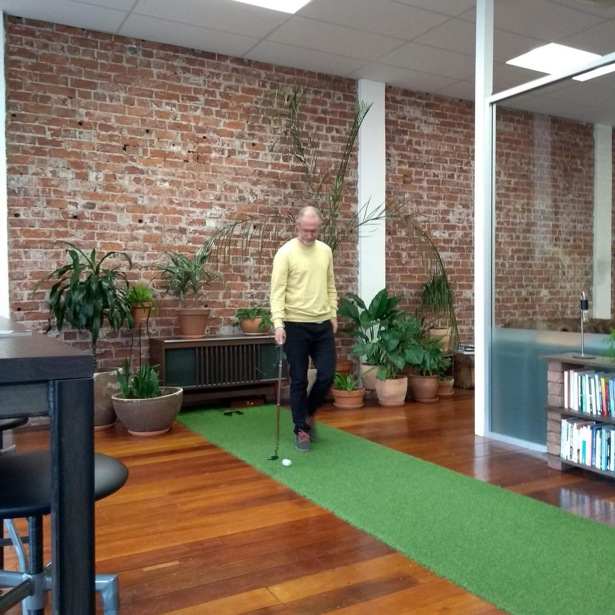 manifoldspace's tweet photo. I think it's time to knock off and practice some putting just about now...
#coworkinglife #makespace #happyfriday https://t.co/l8v7Fp0R5H