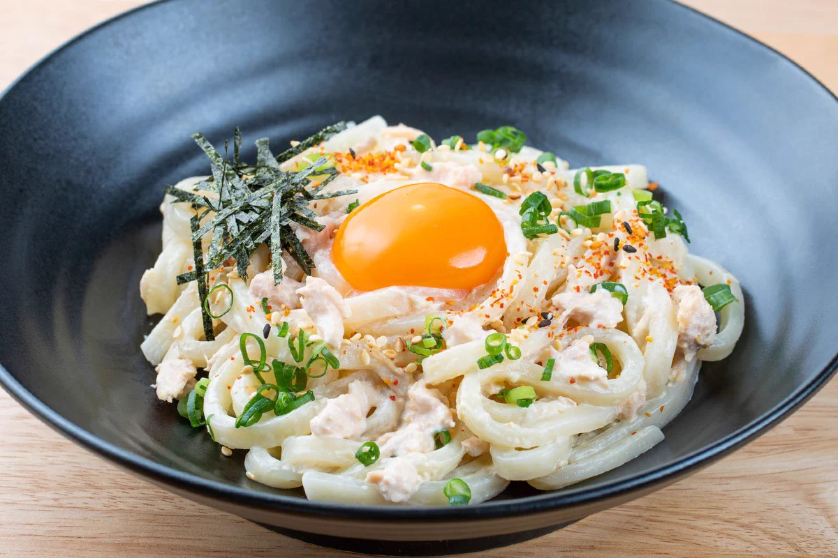 うどんの新たな可能性！？「シーチキンチキンマヨうどん」の作り方！