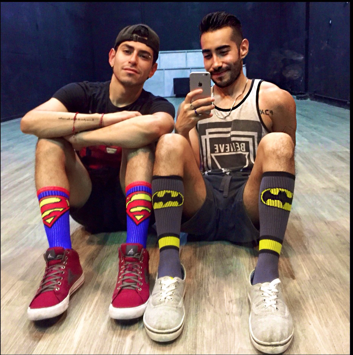FabioJin3's tweet photo. Hay conexiones que nunca se pierden incluso el tiempo y circunstancias. Somos los mejores exnovios y hermanas. #GeekTeam #SuperExBoyfriendGoals https://t.co/SVjjXqxhbn