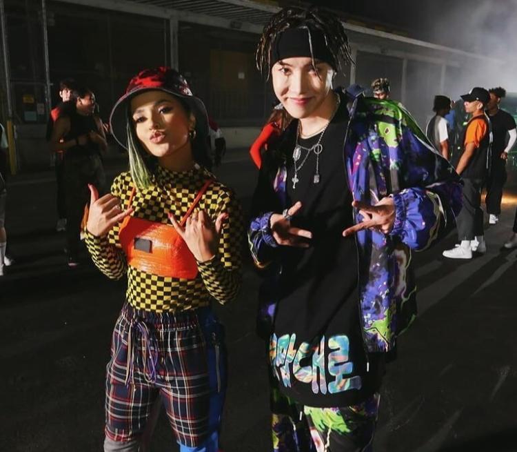 weezy_kim1's tweet photo. @BTS_twt @iambeckyg Korean Reggaeton ALV
#caldodepollo #ChikenNoodleSoup https://t.co/cBWjeZGGGx