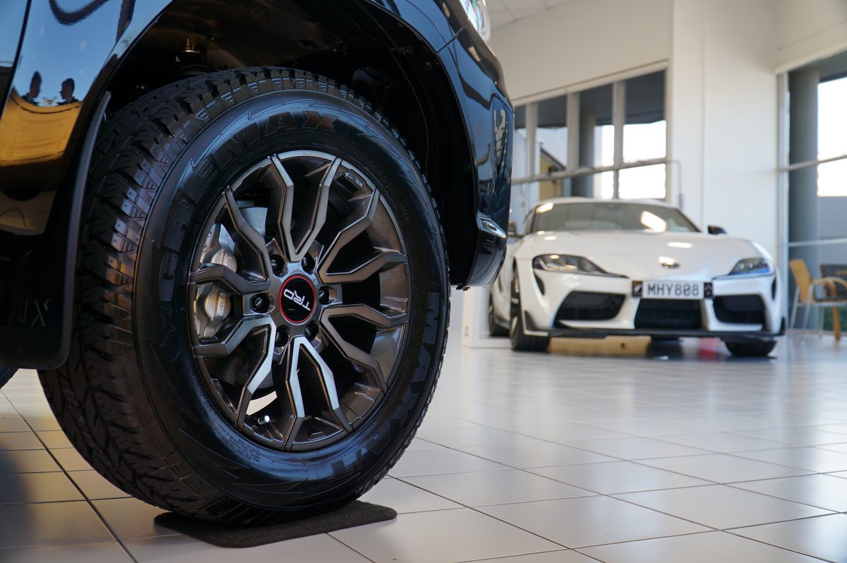 MilesToyota's tweet photo. Genuine TRD alloys on the Toyota Hilux. Love the TRD details on the wheel nuts. 

Bonus special guest in the background... https://t.co/yMSI5886p5