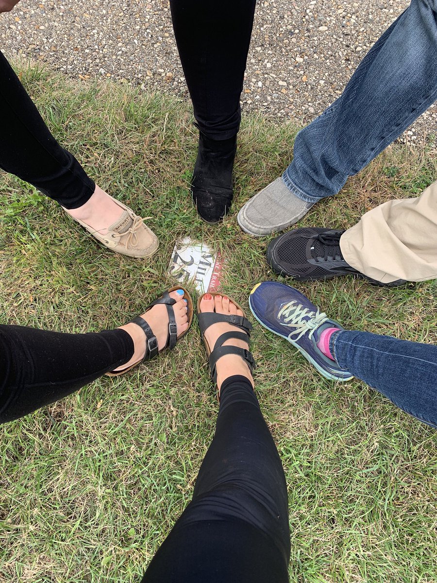 BrendaRhone's tweet photo. Nature Walk on the trails at UTTC. #HealthyCampusWeek https://t.co/qEOKNO2VZE