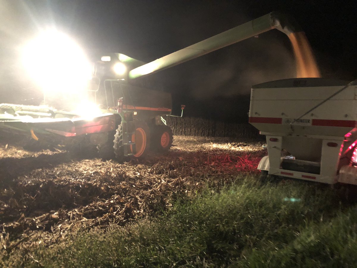 NickMonnig's tweet photo. I love @PioneerSeeds customers. Working overtime to help us find the right product for your acres. Thanks to all the farmers out there working hard this harvest season. #farmersarethebest https://t.co/chAYJys1tk