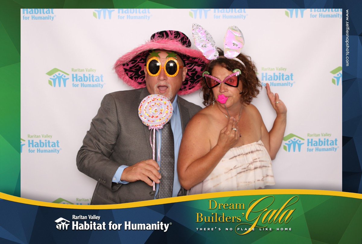 SelfieSnapshots's tweet photo. We had a great time with our friends at @RV_Habitat #HFHDreamBuildersGala2019  #TheresNoPlaceLikeHome
#SelfieSnapshots #TheUltimatePhotoBoothExperience #NJPhotoBooth #NewJersey https://t.co/alsJGcLDmL