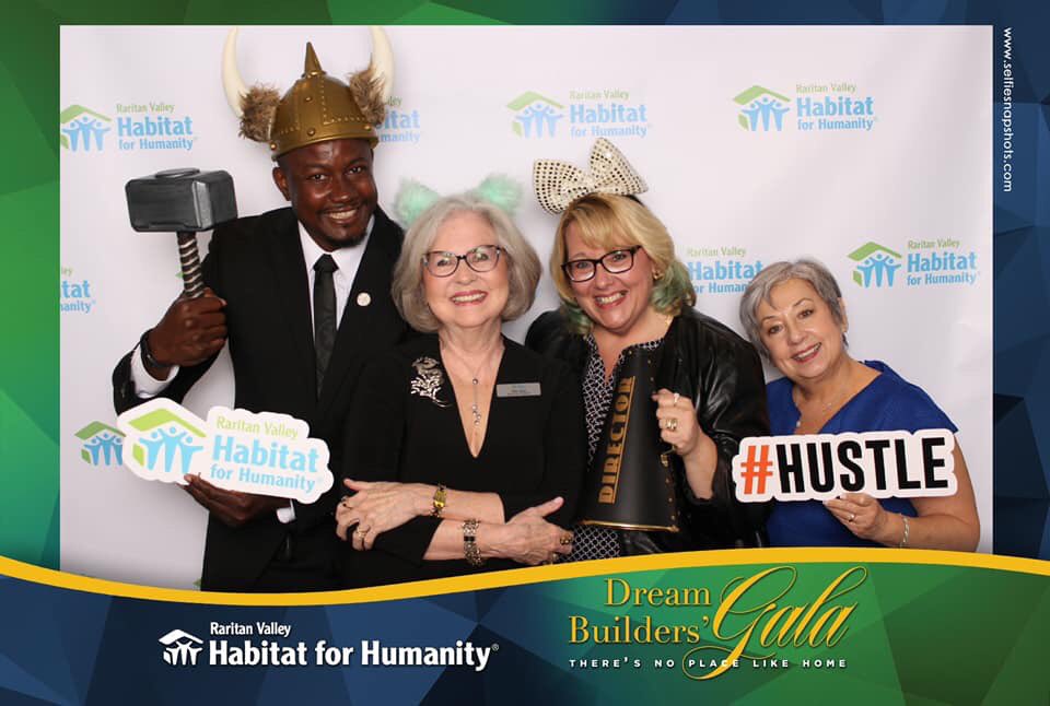 SelfieSnapshots's tweet photo. We had a great time with our friends at @RV_Habitat #HFHDreamBuildersGala2019  #TheresNoPlaceLikeHome
#SelfieSnapshots #TheUltimatePhotoBoothExperience #NJPhotoBooth #NewJersey https://t.co/alsJGcLDmL