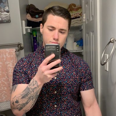 chriskitch1's tweet photo. #NewProfilePic https://t.co/EnOqpgUBTW