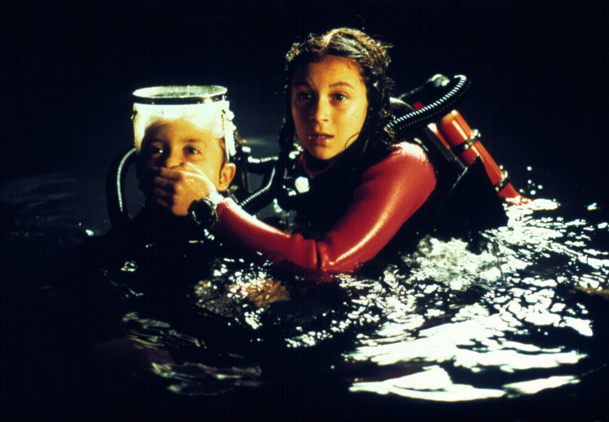 alexavegacom's tweet photo. 🎬 Spy Kids #ThrowbackThursday 
@alexavega #alexapenavega #alexavega #spykids https://t.co/ygAdEc0NNl