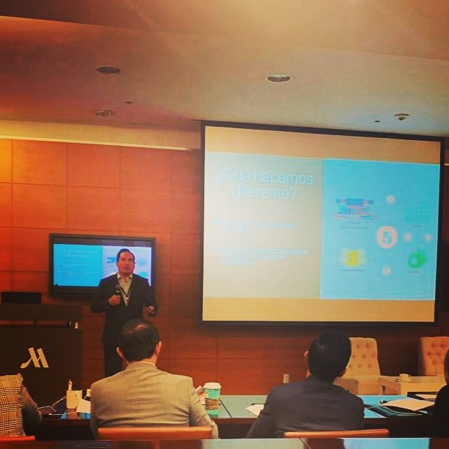 PineraMan's tweet photo. Gracias a #amefac por la invitación a @fintechmx y a @cumploMX. Gran evento! #factoring https://t.co/7Una4ZDifH