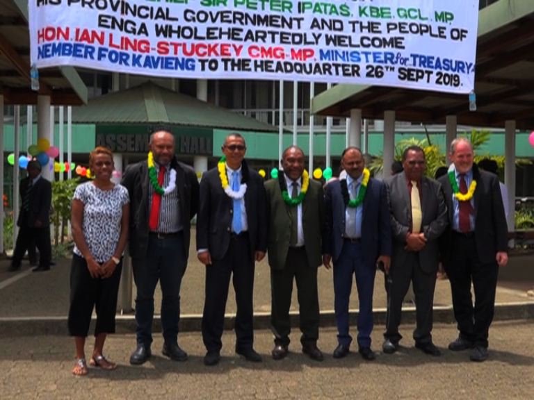EMTVOnline's tweet photo. #PNGNEWS: Treasury Minister, Ian Ling-Stuckey visited Enga Province yesterday, to see first-hand development projects in the province and how best the National Government can help to develop it.

#pngdevelopment #enga #png #pngministers https://t.co/BoE2zIIEL9