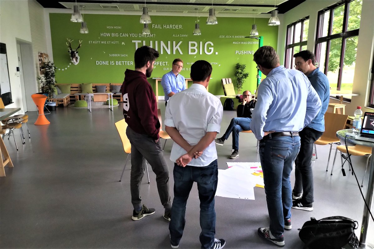VK_EnBW's tweet photo. #EnBWSUpA
Es war eine tolle erste Scale Up Academy von @EnBWInnovation 👏🎈
Aus den Vorträgen und Themen zentrierten Sessions z.B. zu Customer Journey, New Work oder Fuckup-Erfahrungen der Speaker konnten wir einige Impulse mitnehmen. Danke! #teamwork https://t.co/2FijSovqHD