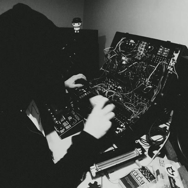 I drained my heart and burned my soul 🖤💀🖤
.
.
.
.
.
#techno #technomusic #eurorack #industrialtechno #eurorackmodular #euroracktechno #euroracksynth #eurorackmodularsynth #livetechno #modularsynth #undergroundmusic #underground #livepa #industrialmus… ift.tt/2nJ6Boh