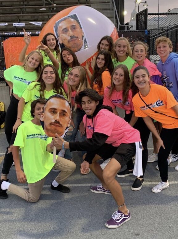 Cdm neon game!!! Go kings!! <a href="/MAlvarez02/">Manny Alvarez</a>