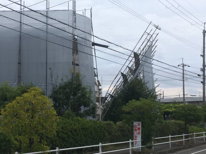 事故 大阪府高槻市津之江町で府営住宅の足場が倒壊する事故 現地画像まとめ まとめダネ