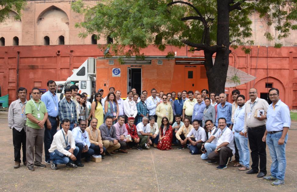 supriyasahuias's tweet photo. Last day in DD as Director General #Doordarshan. Deep gratitude to everyone as I say Good Bye to the iconic broadcaster of India after completing my 3+ years tenure. Heading back to Tamilnadu, my cadre, to begin a new journey. Thank You for amazing support &amp; love.Stay Connected🙏 https://t.co/1sagW1oxDt