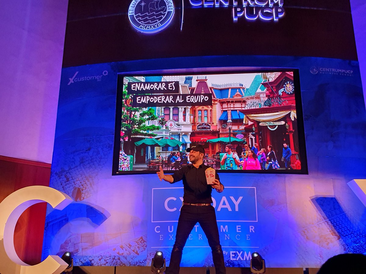 Ivonne_vo's tweet photo. #CXDayPeru @GomezGomezDavid 
Espectacular cierre con #Detallesqueenamoran al cliente https://t.co/eGr1WLwJml