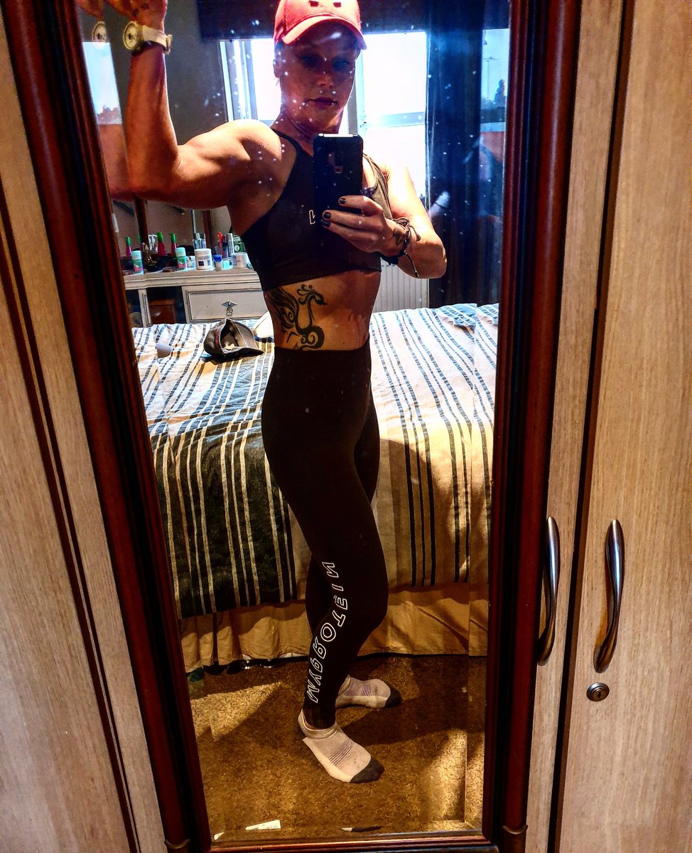samcarmenbrown's tweet photo. When you work hard ans I mean fucking hard.... your body responds..... life isn't easy, so focus on what sets you soul on fire and nwvwe let your flame go out...
#bodyscience #bodyprep #bodybuilder #bodybuilding #fitness #ifbb #ifbbpro #compprep #onlinecoach #prepcoach #startnow https://t.co/BT4vD42tkt