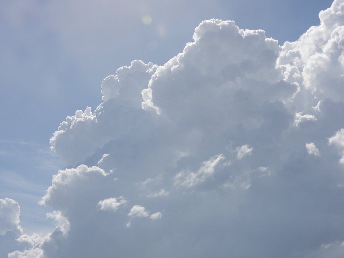 フリー素材あそび こういう雲もそろそろ見納めかな 空 雲 フリー素材あそびの写真 フリー素材 Freebie フリー写真 ロイヤリティフリー