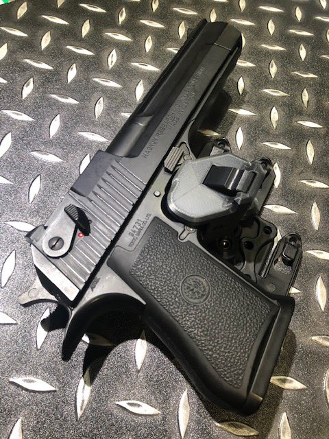 デザートイーグルのtwitterイラスト検索結果 古い順