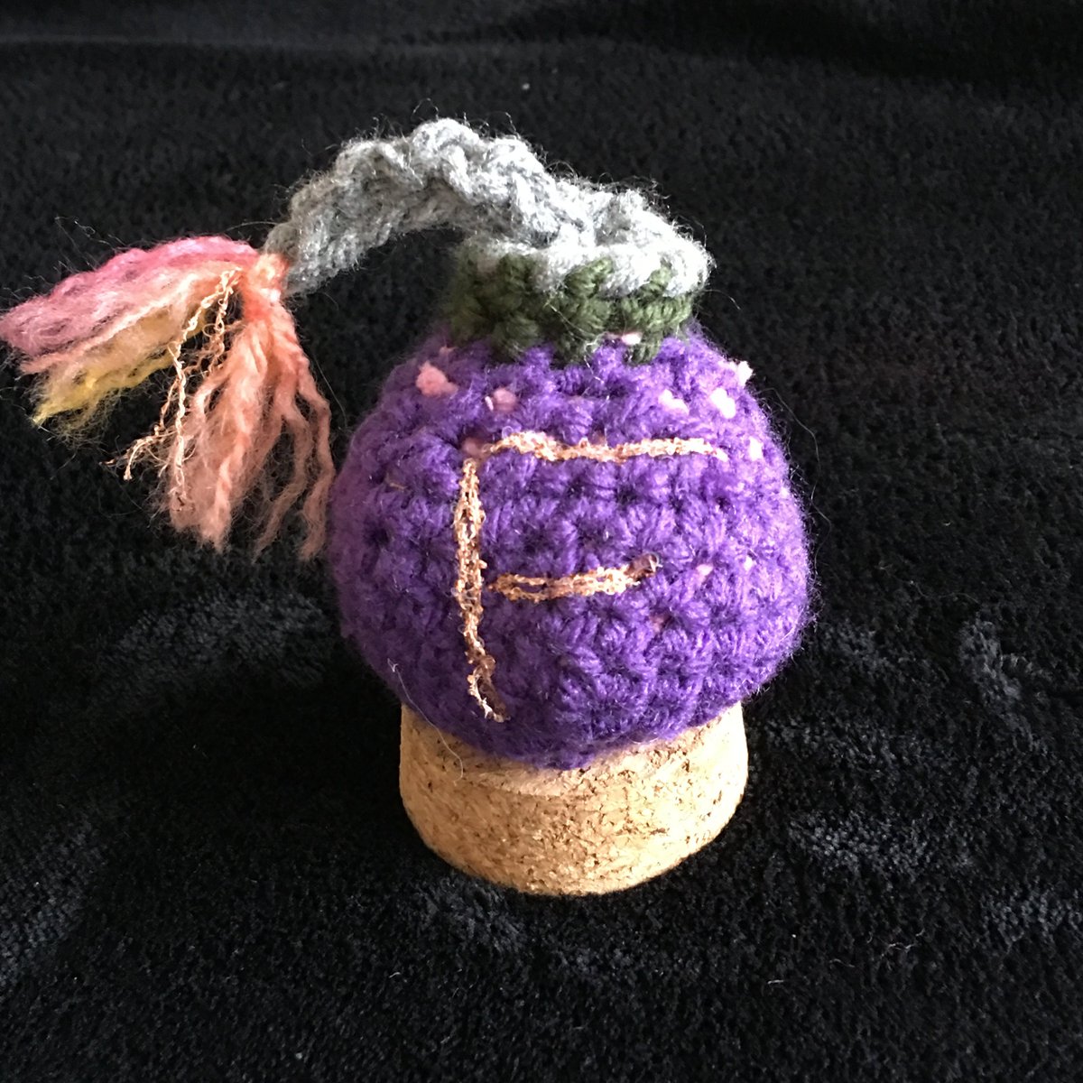 AshleyAOriginal's tweet photo. Crochet F-Bomb are the HILARIOUS Hanging Decoration you never knew you needed! Amazing Adult Novelty Gag Gifts. Grab one today from our #EtsyShop  https://t.co/nCPyOxog12 #housewares #homedecor #needlepoint #bohemianeclectic #handmadeplushie #noveltygag https://t.co/tOMIQWPqTy