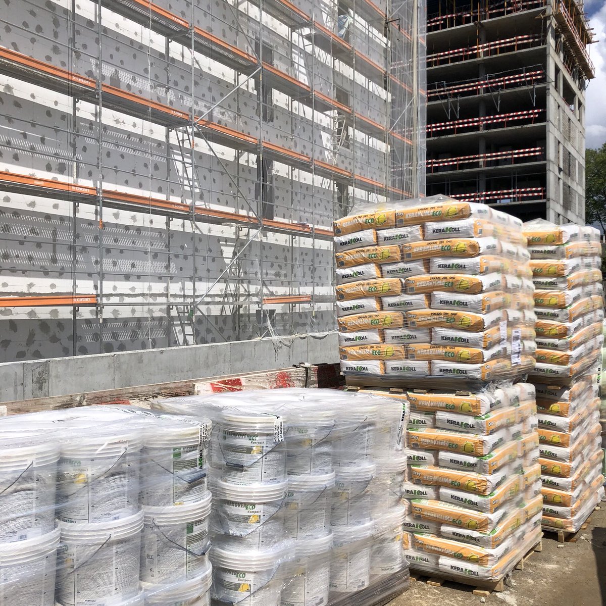 Isolamento térmico pelo exterior KlimaExpert da #Kerakoll 
#keraklima #kompact #greenbuilding #etics #capoto