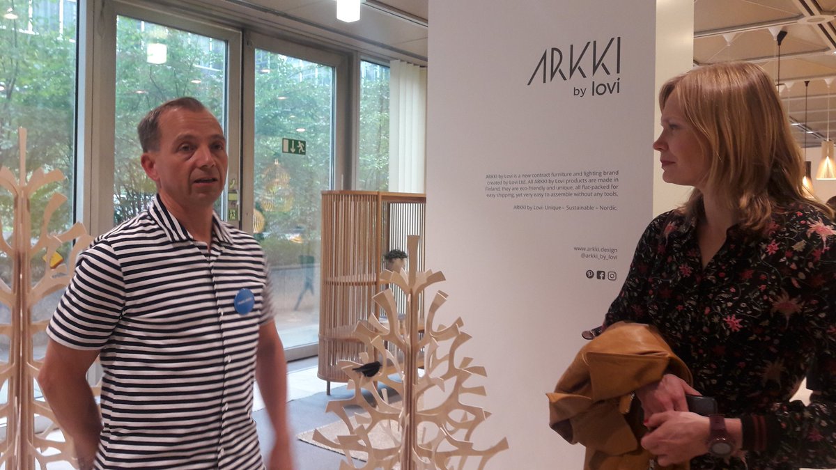 PetraHavu's tweet photo. Vienna Design Weekillä esillä myös suomalaisia muotoilualan yrityksiä Finland Loungessa. Ministeri @KosonenHanna tutustui eilen mm. Lovin osastoon #viennadesign https://t.co/wkBYRfAziT