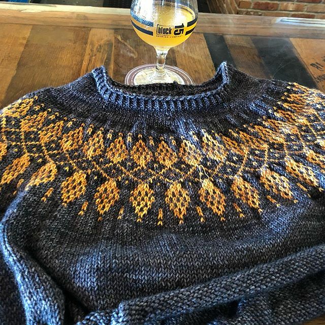#latergram #knitting #beer #knittingandbeer #block15 #humulussweater #hoppyblonde #hazelknits #colorworkknitting #handknit #sweaterknitting #sweaterweatherisclose #memade #knitstagram #drinklocal #fallamusement #degarde #saison #wildale #oregonbeer ift.tt/2nDJMlC