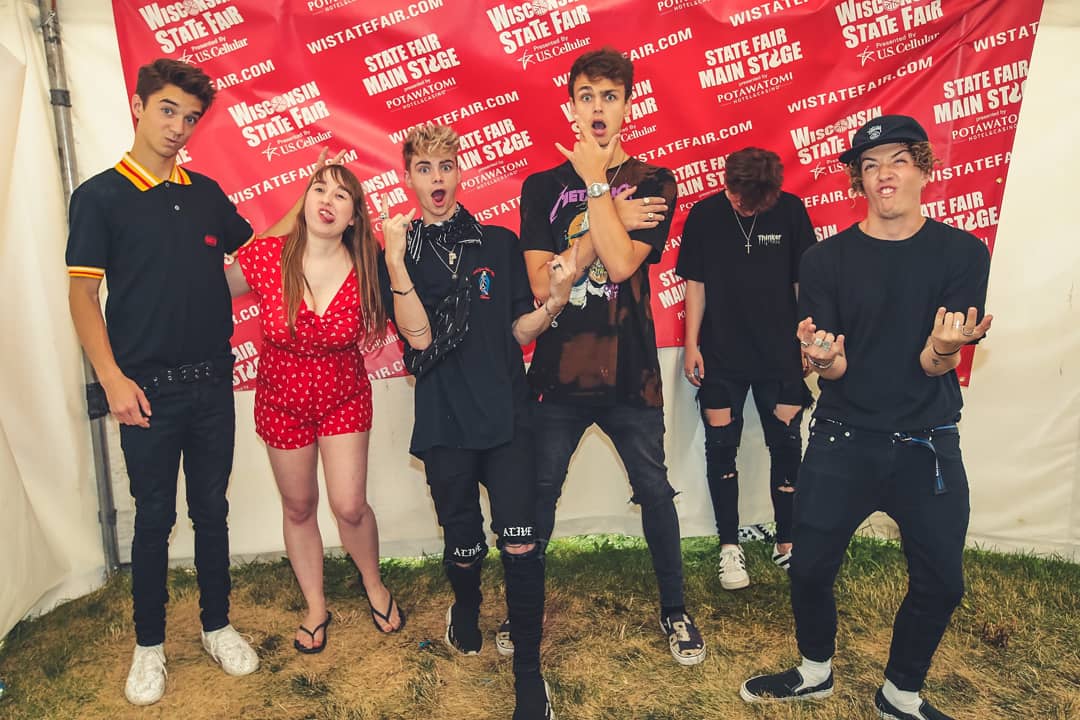 jennyonepilots's tweet photo. From the moment I saw them first perform live at Jingle Ball 2017, I knew I would be a fan. I guess I was right 😝 I'm so proud of you guys and what you have accomplished! I'm here for the ride @whydontwemusic ❤ #3yearsofwdw https://t.co/zwUxLemRoB