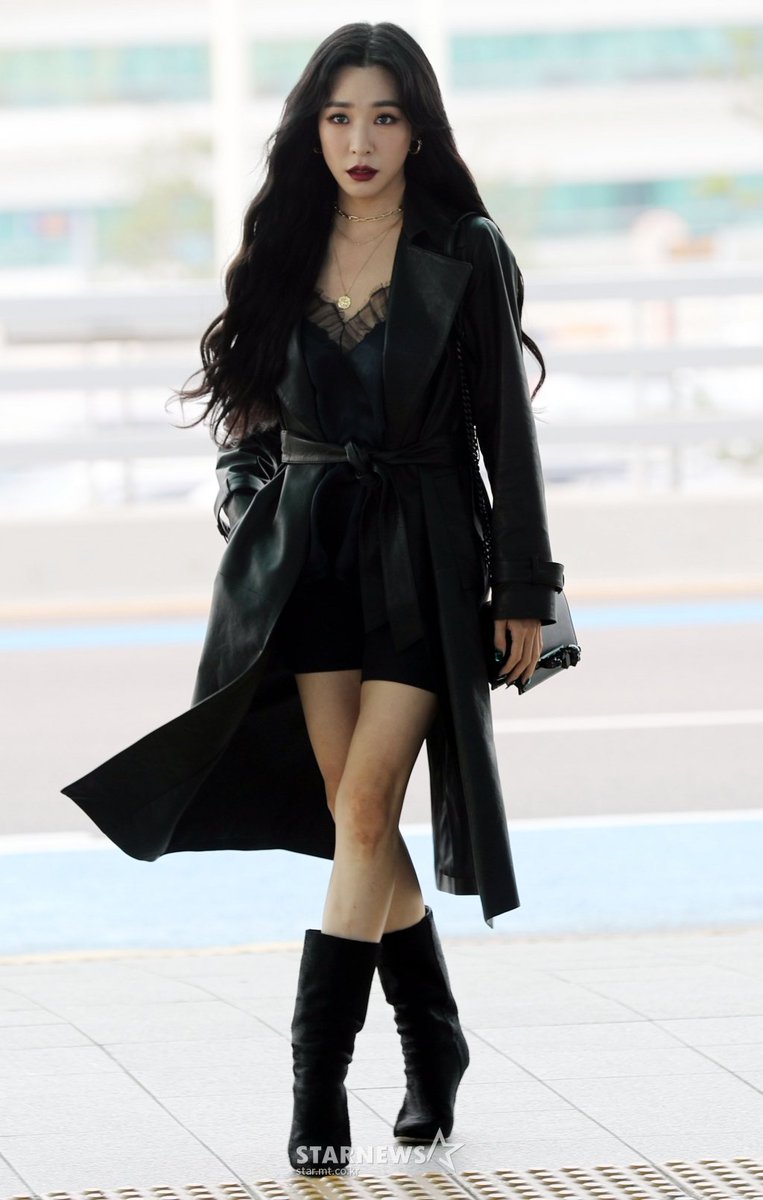 tiffany young airport fashion