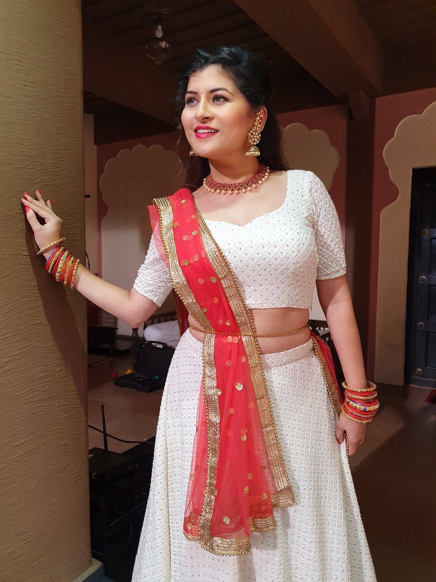 fillamwala's tweet photo. On the Auspicious occasion of #Navratri Singer @savaniravindra releases Gujarati song 'Kanuda'
@DreamersPR

#savanieeravindrra #savanieeoriginals #kanuda #savanieesings #song #gujratisong #singer #radhekrishna #concept #beautifulsinger #gujrati #youtube #original https://t.co/WKn2jvxNTT