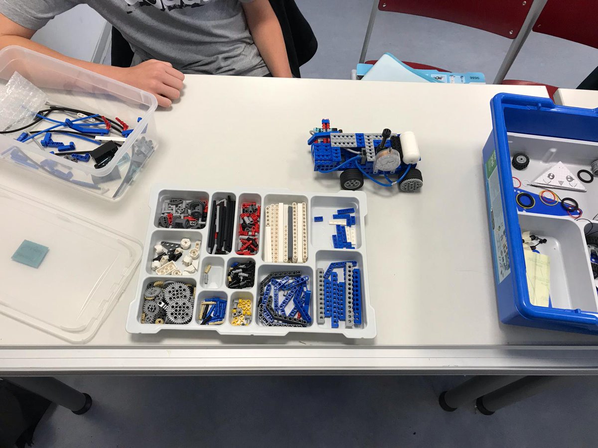 ies_ka1's tweet photo. Three more days of hard working at #westercelle. We liked specially #robotics on #LEGO projects and the bbs. #jobshadowing #ErasmusPlus #KA1 https://t.co/rNy3xuiG2U