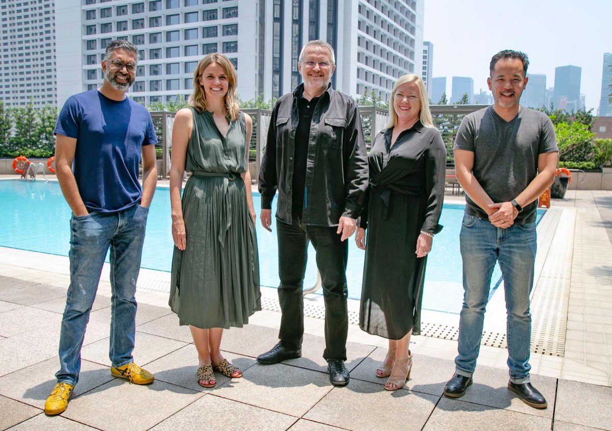 twinsighter's tweet image. Yesterday, when I wore these shoes (the unmissable ones in Pic 1 below with fellow judges at #SpikesAsia), I was told I wouldn&apos;t get entry to the award ceremony because they had a strict shoe code. The good folks at @SpikesAsia managed to swing things in my favor though (pic 2).