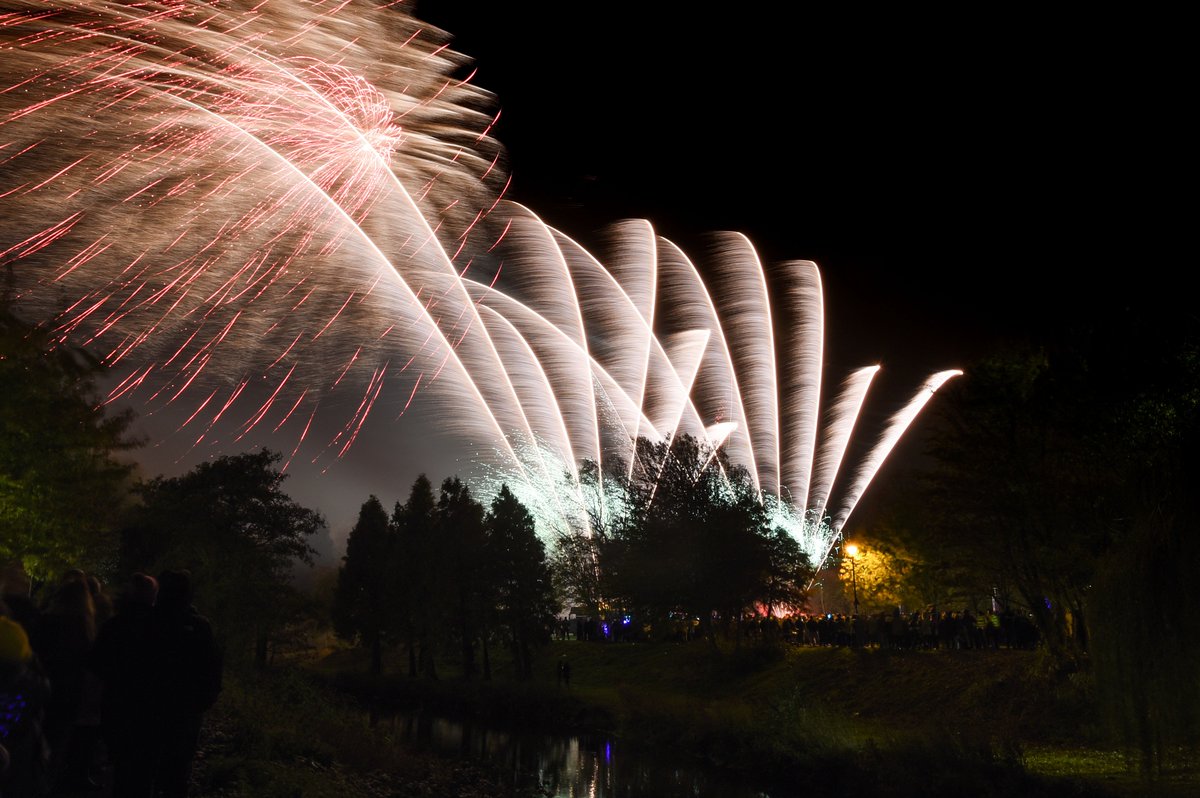 TamworthCouncil's tweet photo. The countdown is on to the biggest and most popular event in Tamworth’s calendar as the FREE fireworks spectacular returns with a breath-taking display to light up the skies above the Castle Grounds on Saturday, November 2.

Find out more: https://t.co/6LH7hklT8z https://t.co/mstrre0cxP