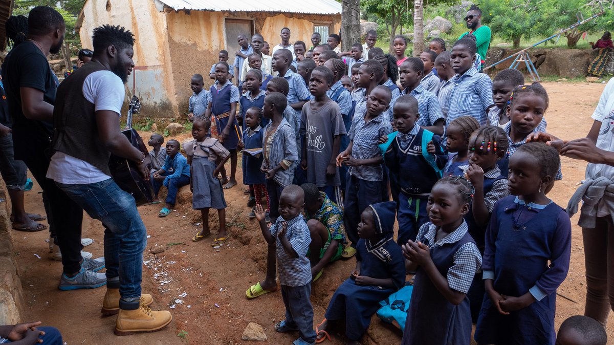ItsGAMiE's tweet photo. #Elev8r #Elev8tourjos
We visited the IDP Camp at YWAM, Dutse Kura, Jos and had a great time with these beautiful children.
.
God bless them and compensate them for all the trouble life has brought them.
.
Project H.O.P.E continues...
Next Stop: Makurdi https://t.co/uj67VvhQgh