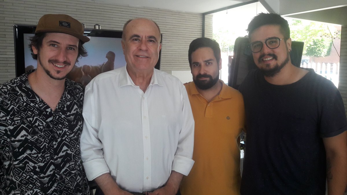 .<a href="/canalsur/">CanalSur</a> con el grupo <a href="/SomosNIXON/">NIXON</a>  que actuan esta noche en #RozamMusicFestival impulsado por <a href="/U_D_Almeria/">UD Almería</a> <a href="/Turki_alalshikh/">TURKI ALALSHIKH</a> en <a href="/CanalSurRadio/">Canal Sur Radio</a> <a href="/CarlosJuanJuan/">Carlos Juan Juan</a>