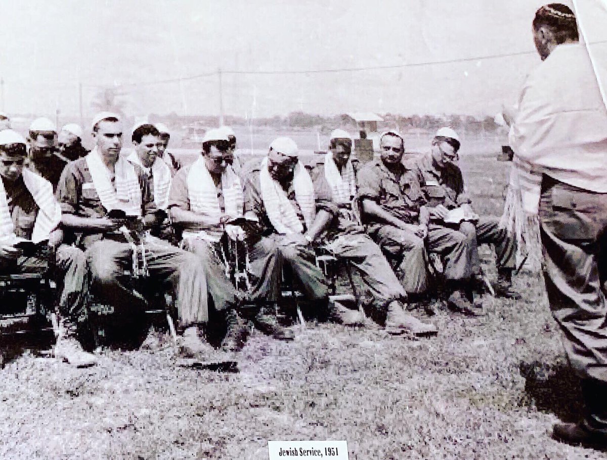 ArmyChaplains's tweet image. #flashbackfriday Want to serve as a Chaplain in the Army? Call our virtual recruiting team today to find out how! Live your call by calling us at 847-272-8165. 🙏
#calledtoserve #armychaplain #chaplaincorps #careforthewounded #nurturetheliving #honorthefallen
#forgodandcountry 🇺🇸