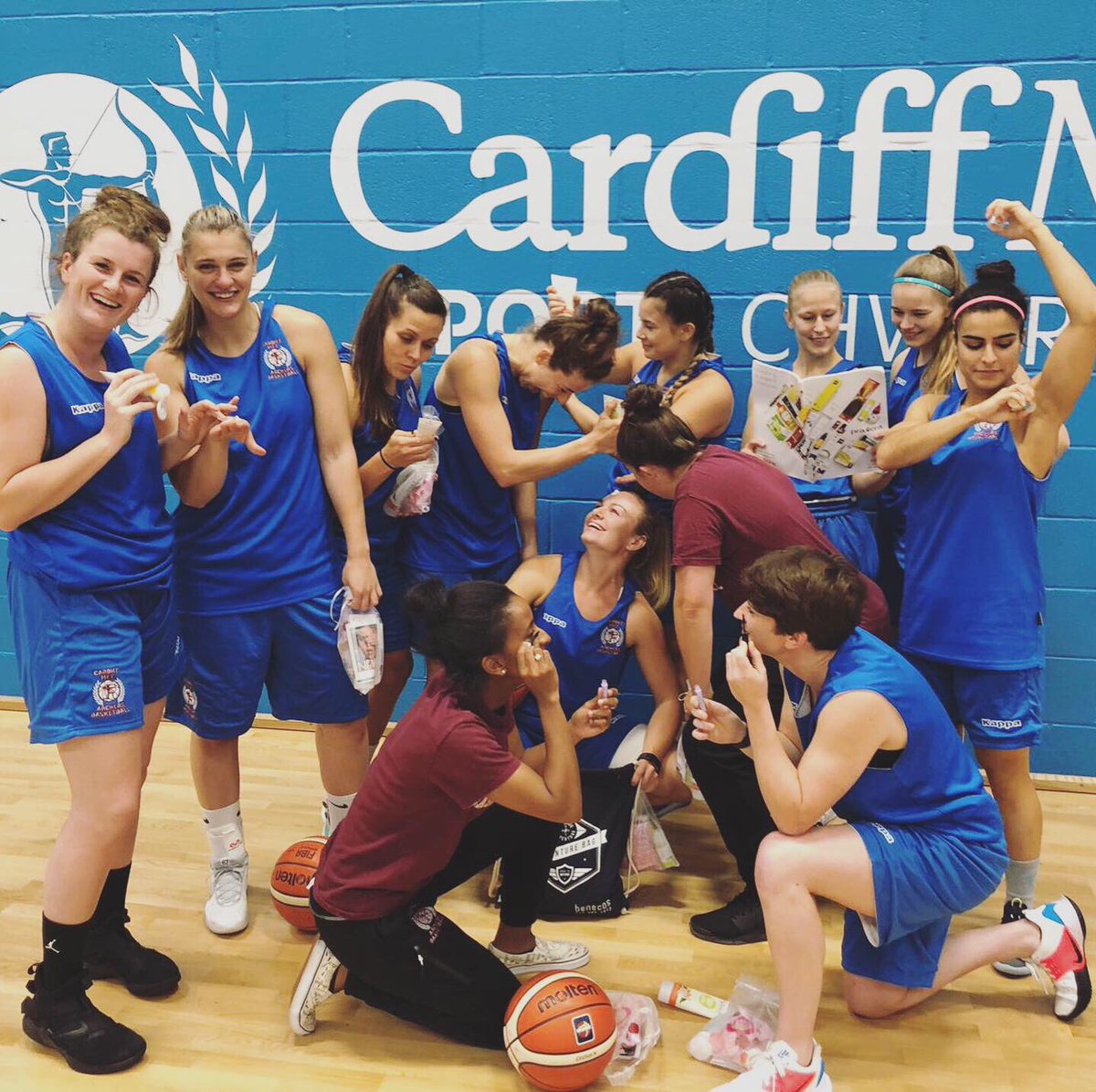 lacemackenzie's tweet photo. @WBBLofficial 🏆Opening Weekend ready with lots @benecosuk natural and cruelty free goodies!🌱🌝
#benecosuk #benecosbeauty #crueltyfreecosmetics #naturalbeauty #naturalskincare #organicskincare #begoodtoyourskin #benecosbasketball #benecosbbl #benecoswbbl #ArchersBasketball 🏹🏀 https://t.co/xtswU02yig