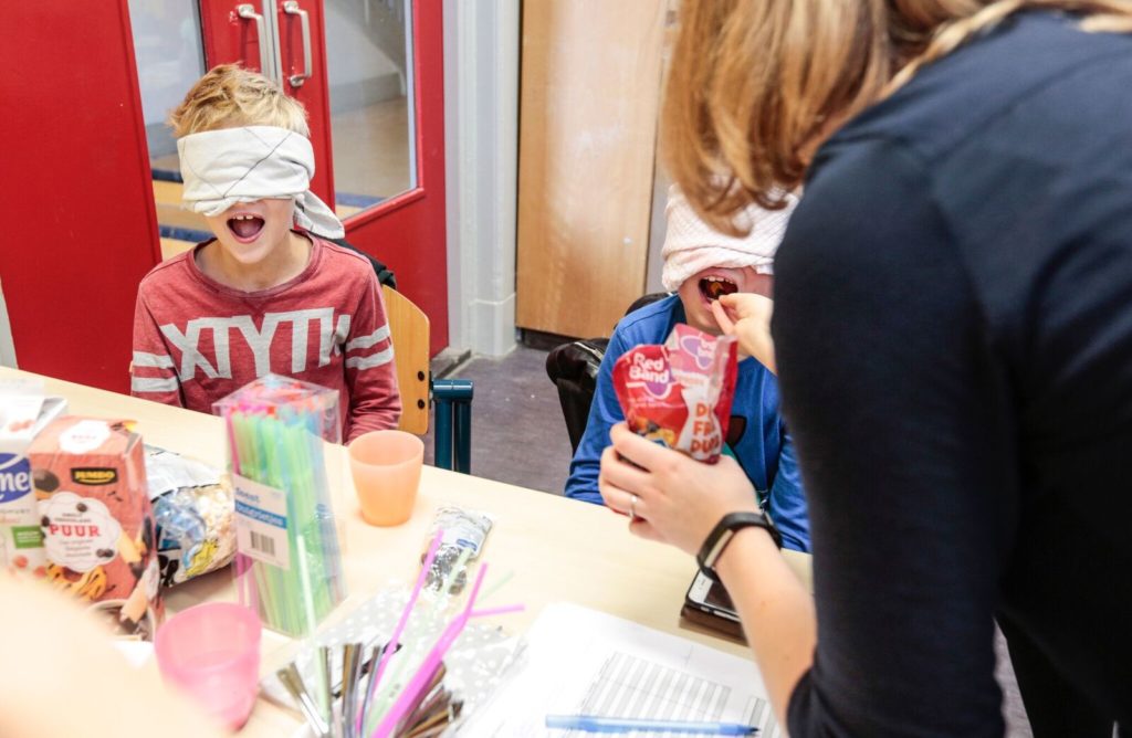 Gezondejaren's tweet photo. Backstage in de wereld van wetenschap en technologie? Dat kan tijdens de Healthy Ageing week met Zpannend Zernike! Za. 5 en zo. 6 okt in Groningen. https://t.co/yIjxAYO3qd 📷 Henk Veenstra
#HAW19 #HAweek #plukgeluk #meergezondejaren #mentalegezondheid #gratis #Groningen https://t.co/ZYgT5EV4gr