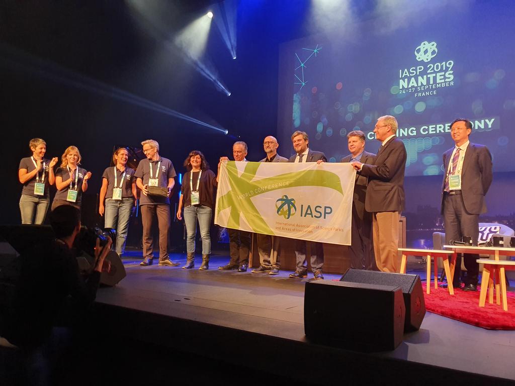 <a href="/IASPnantes/">IASP 2019 Nantes</a> passes the flag to the next hosts #Seville ofnthe <a href="/IASPnetwork/">IASP</a> 2020 Conference